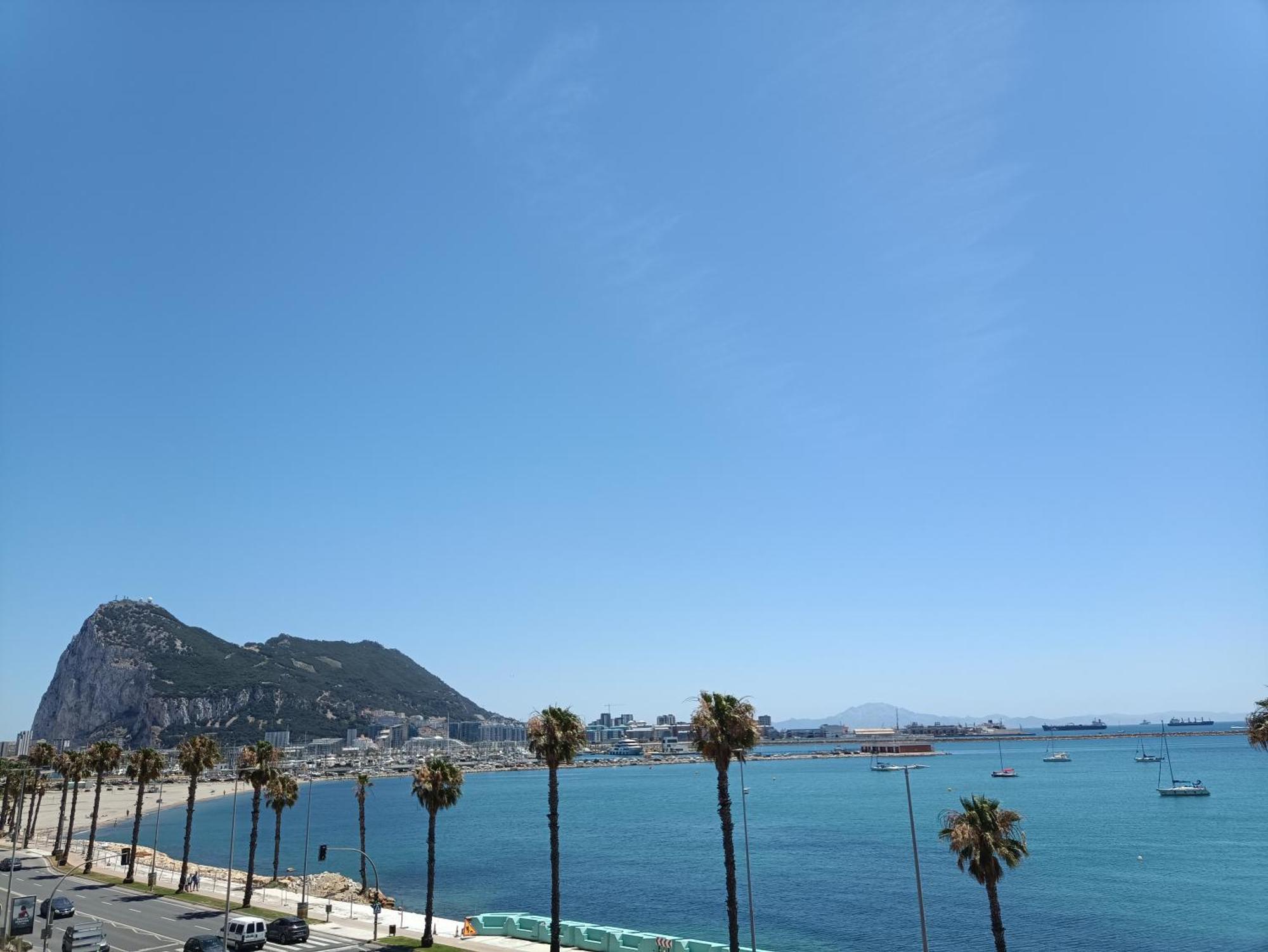 Apartament Vistas A 3 Paises Y 2 Continentes 1º Linea De Playa A 5 Minutos De Gibraltar La Línea de la Concepción Zewnętrze zdjęcie